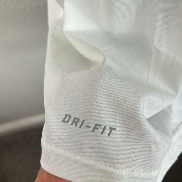 Nike DriFit - Picture 4 of 9
